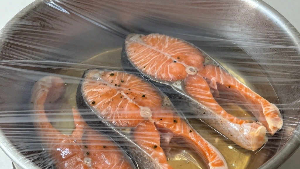 Honey Glazed Salmon Bites: Sticky, Crispy, Bite-Sized Perfection - Step 3: Marinate the Salmon